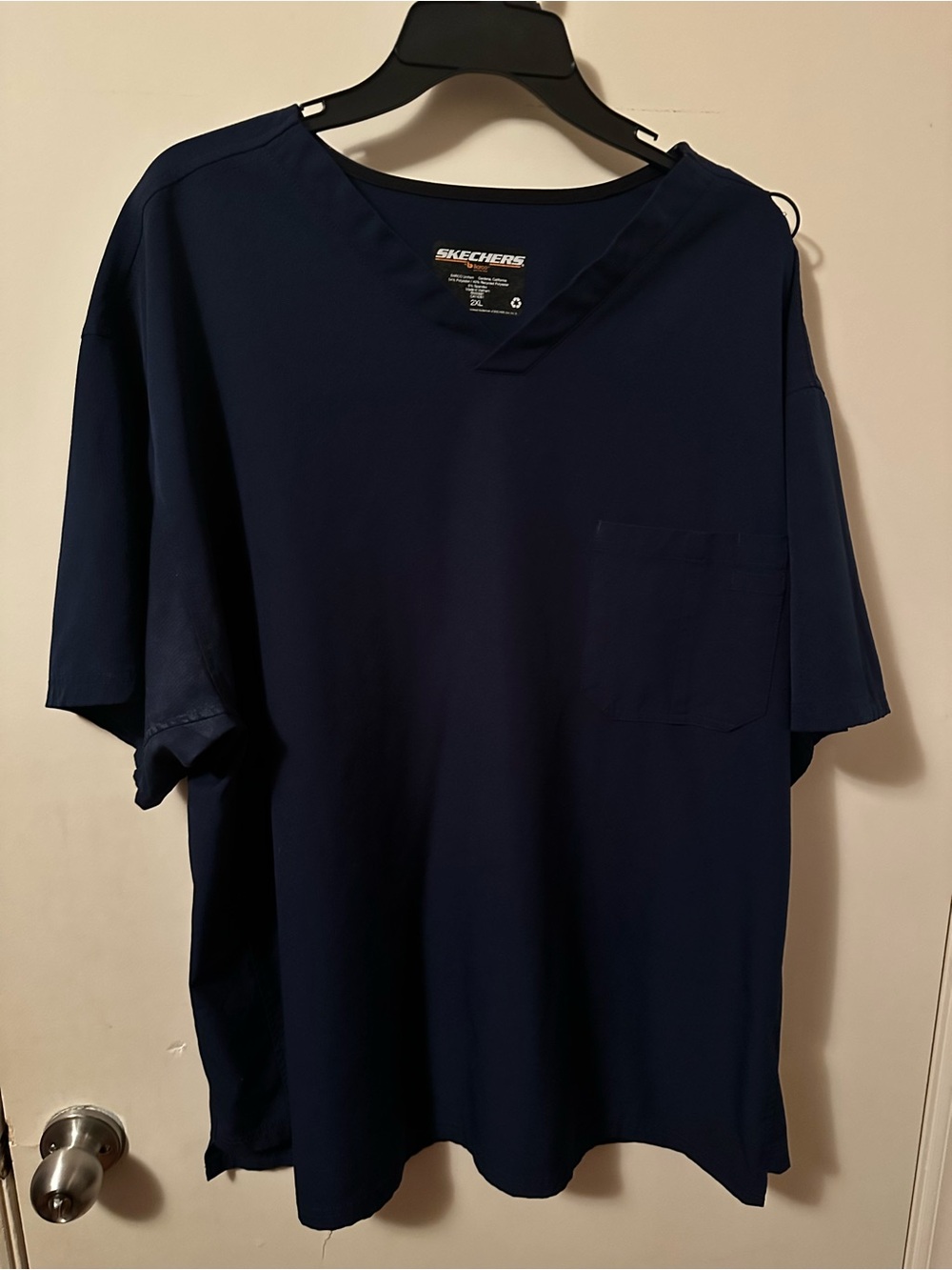 Skechers Men's Dark Navy V-Neck Short Sleeve Pocket Scrub Top